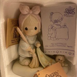 precious moments collectible figurine